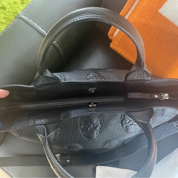 NEW Iopelle Italia Embossed Skull Leather Tote Crossbody Bag - Picture 5 of 5